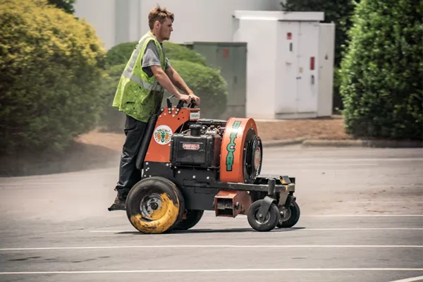 Clean Debris Off The Parking Lot - Proline