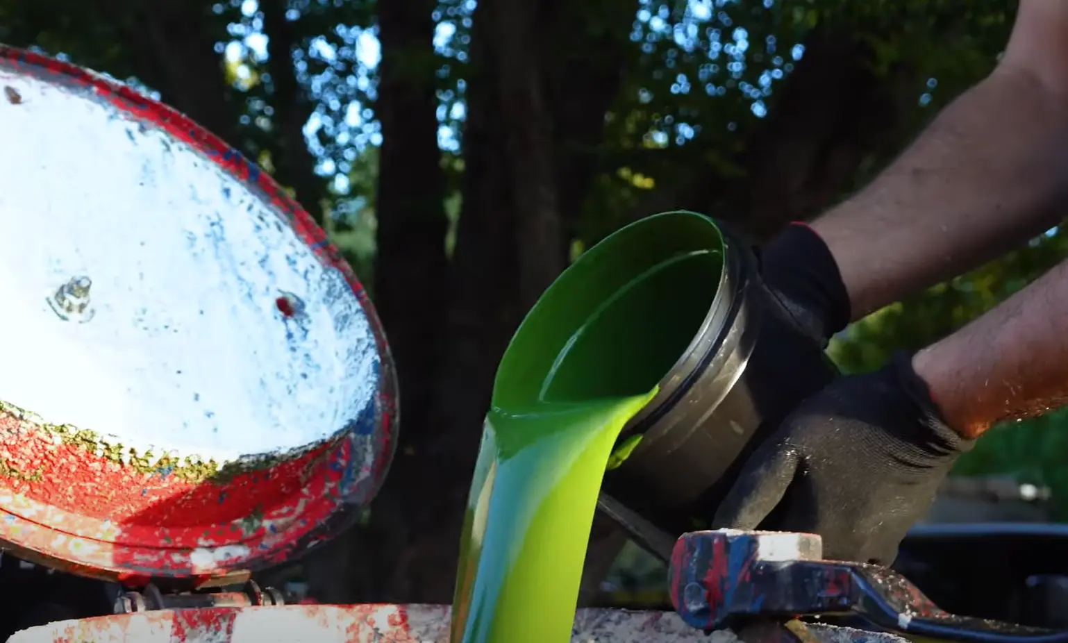 Preparing the paint
